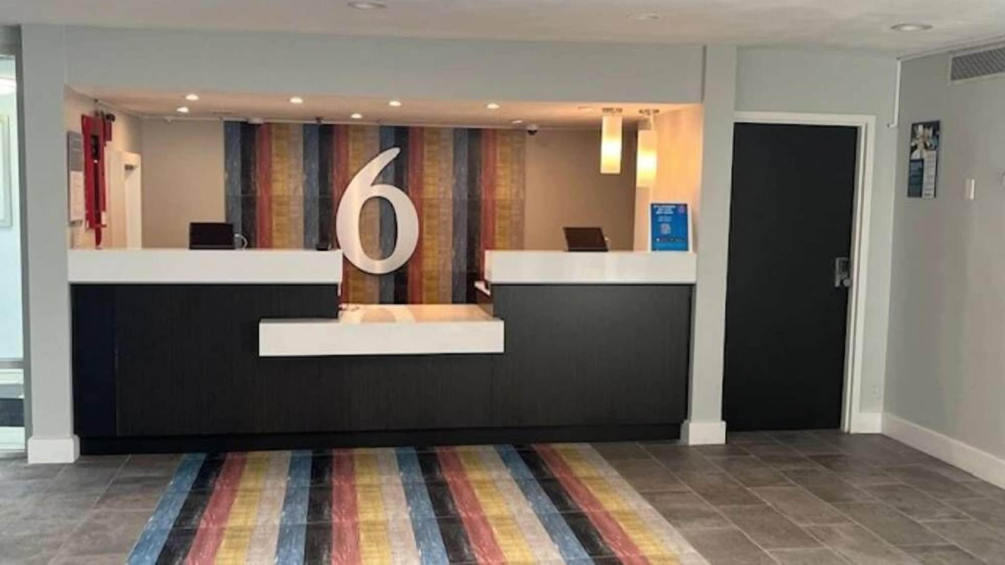 Vista Lobby Studio 6 Suites Norcross, GA