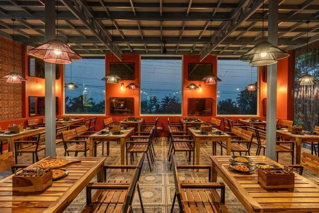 Bar/Salón The Hosteller Goa, Mandrem