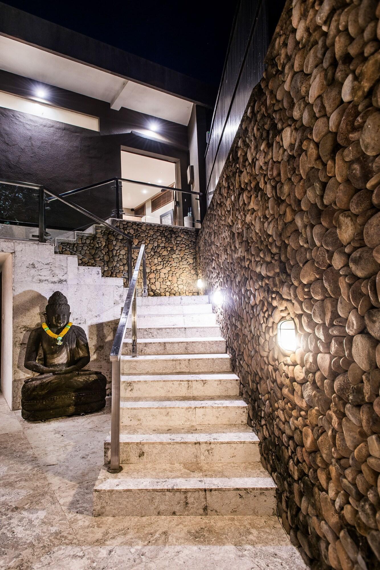 Varios Cicada Luxury Townhouses