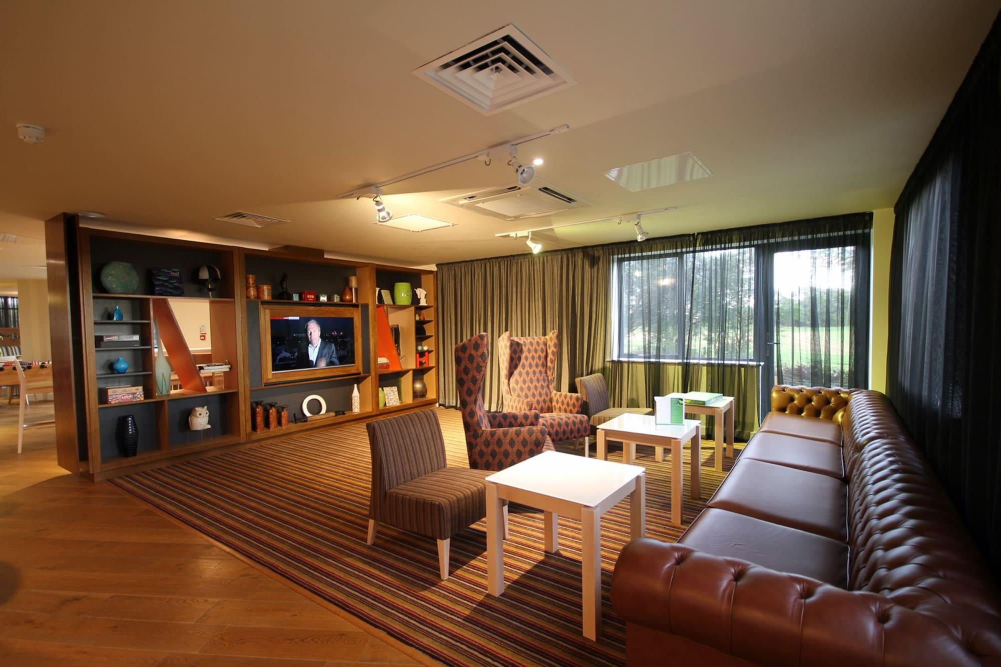 Vista Exterior Holiday Inn Huntingdon - Racecourse by IHG