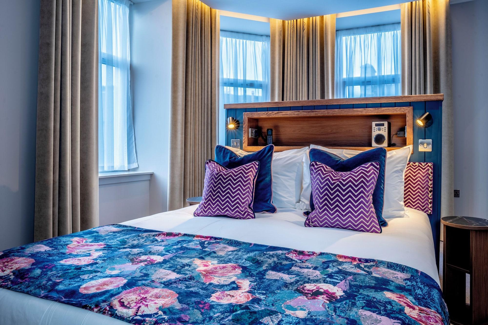 Varios Star Hotel