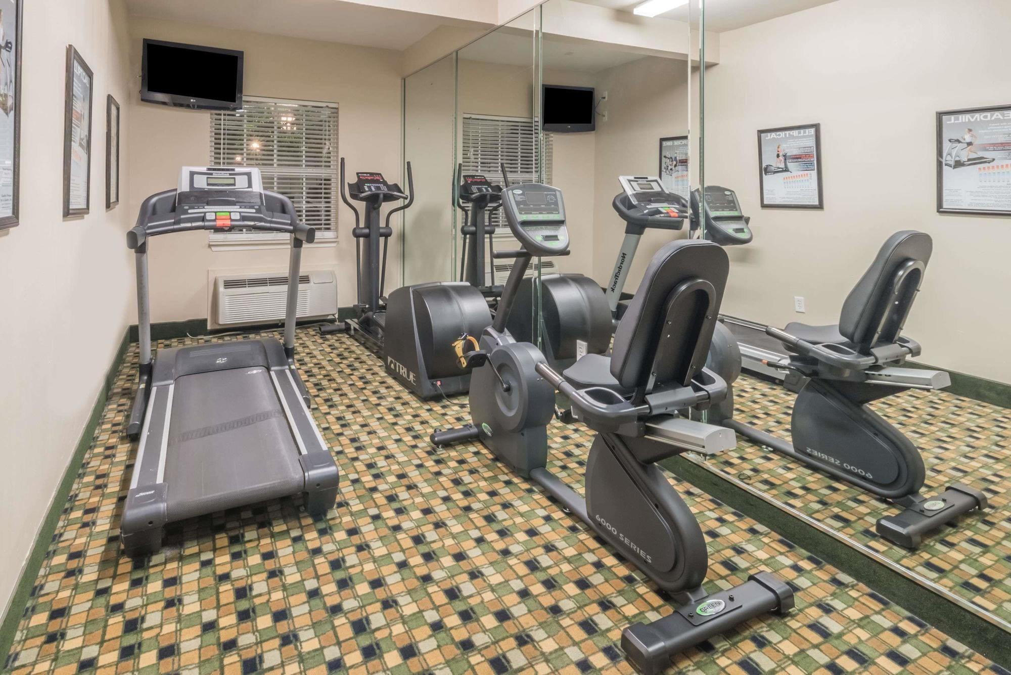 Gimnasio MainStay Suites Addison-Dallas