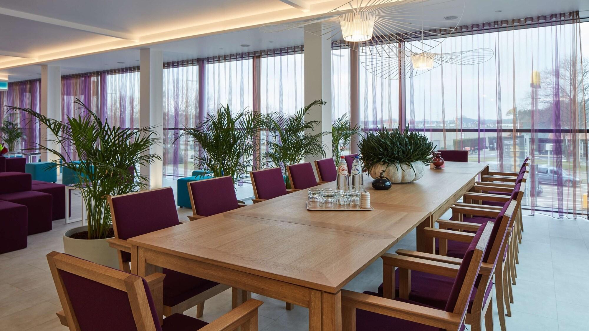 Centro de Negocios Corbie Lommel Ring