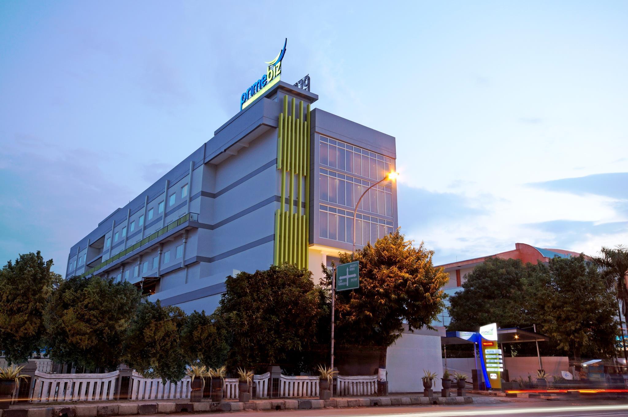 Vista Exterior Hotel PrimeBiz Tegal