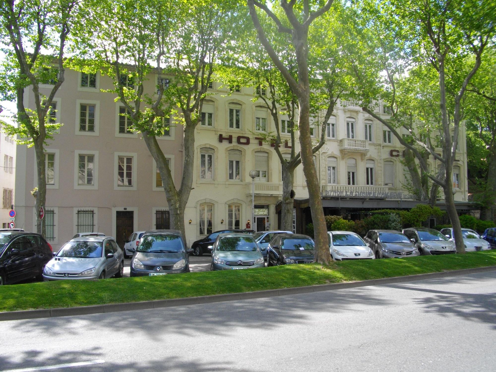 Varios Hotel Central