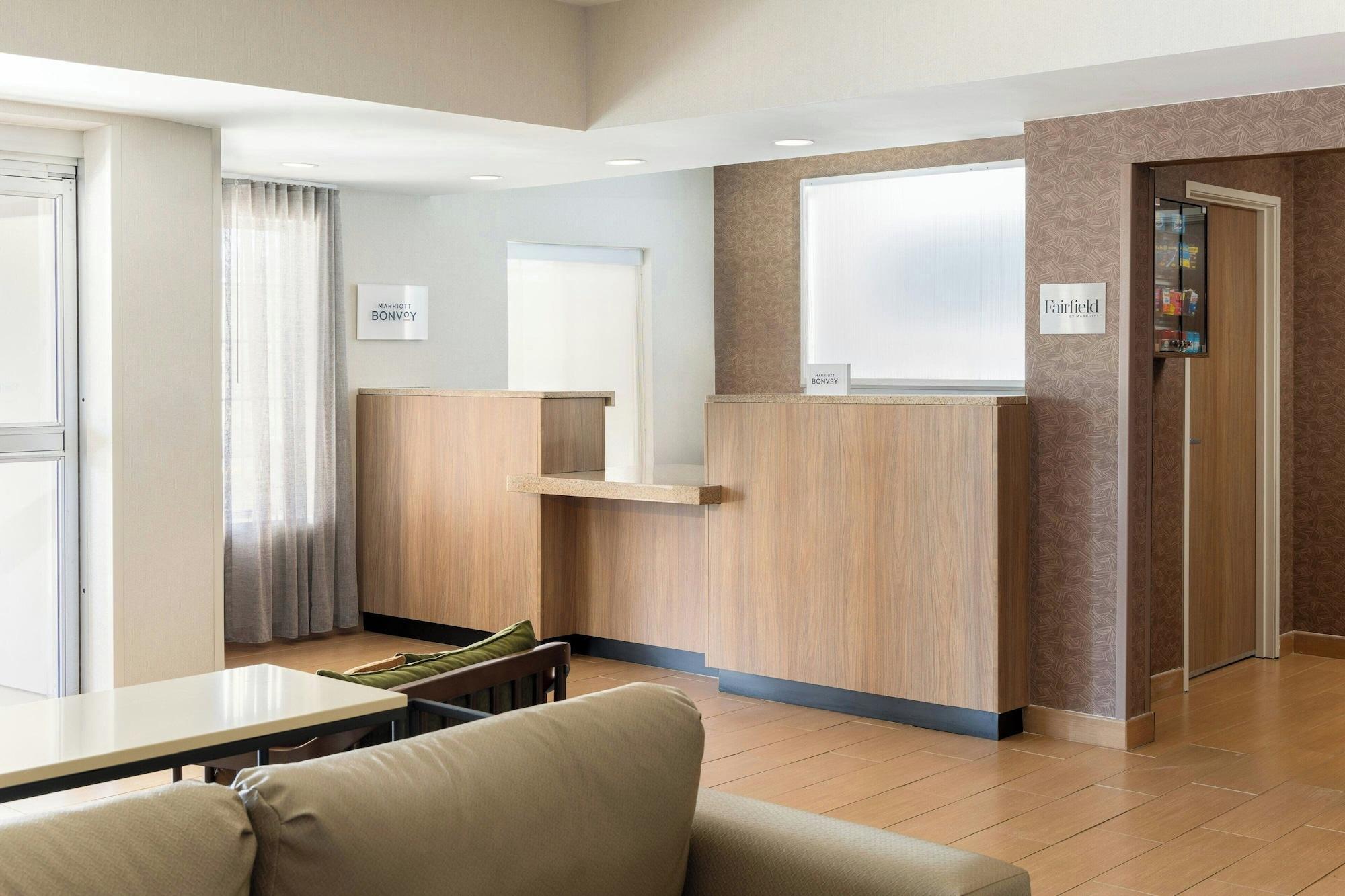 Vista Lobby Fairfield Inn & Suites by Marriott Cincinnati Eastgate
