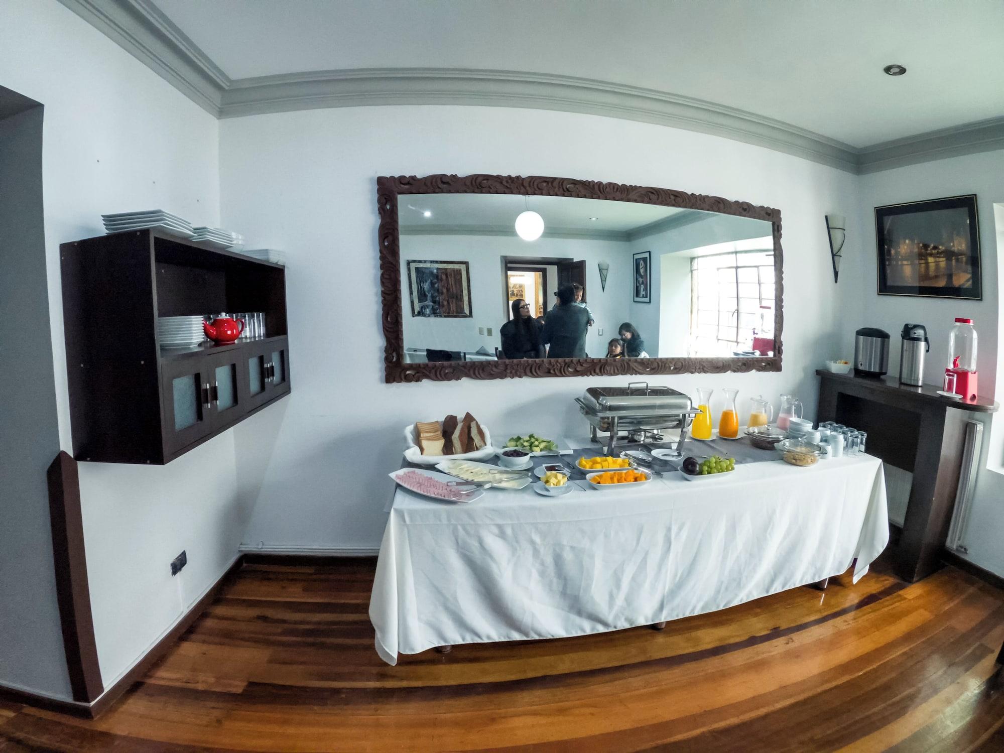 Restaurant EMILIA HOTEL BOUTIQUE