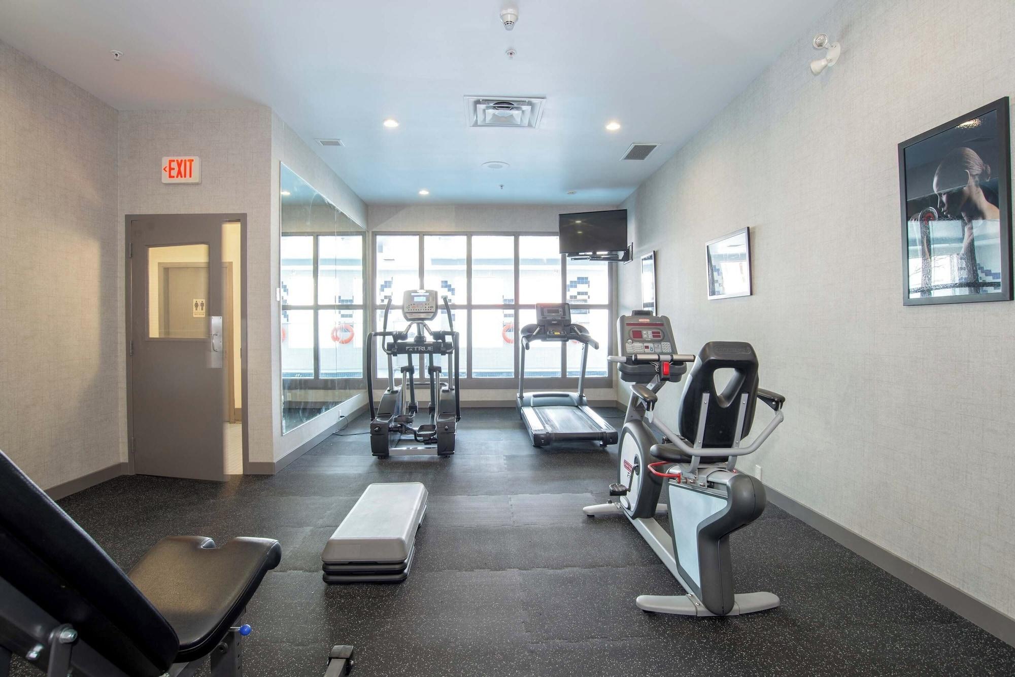 Gimnasio Sandman Hotel & Suites Regina
