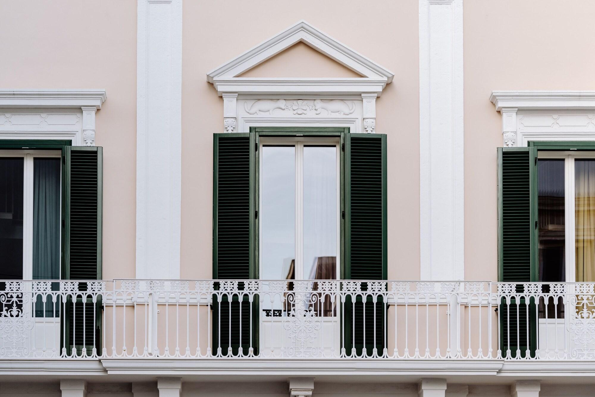Vista Exterior Aeris Suite & Relax