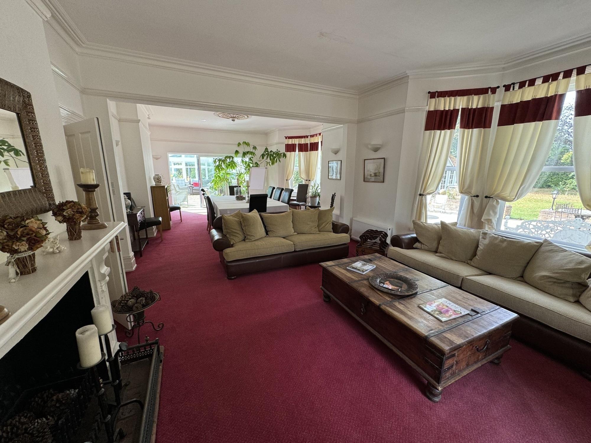 Bar/Salón Hookwood Lodge London Gatwick