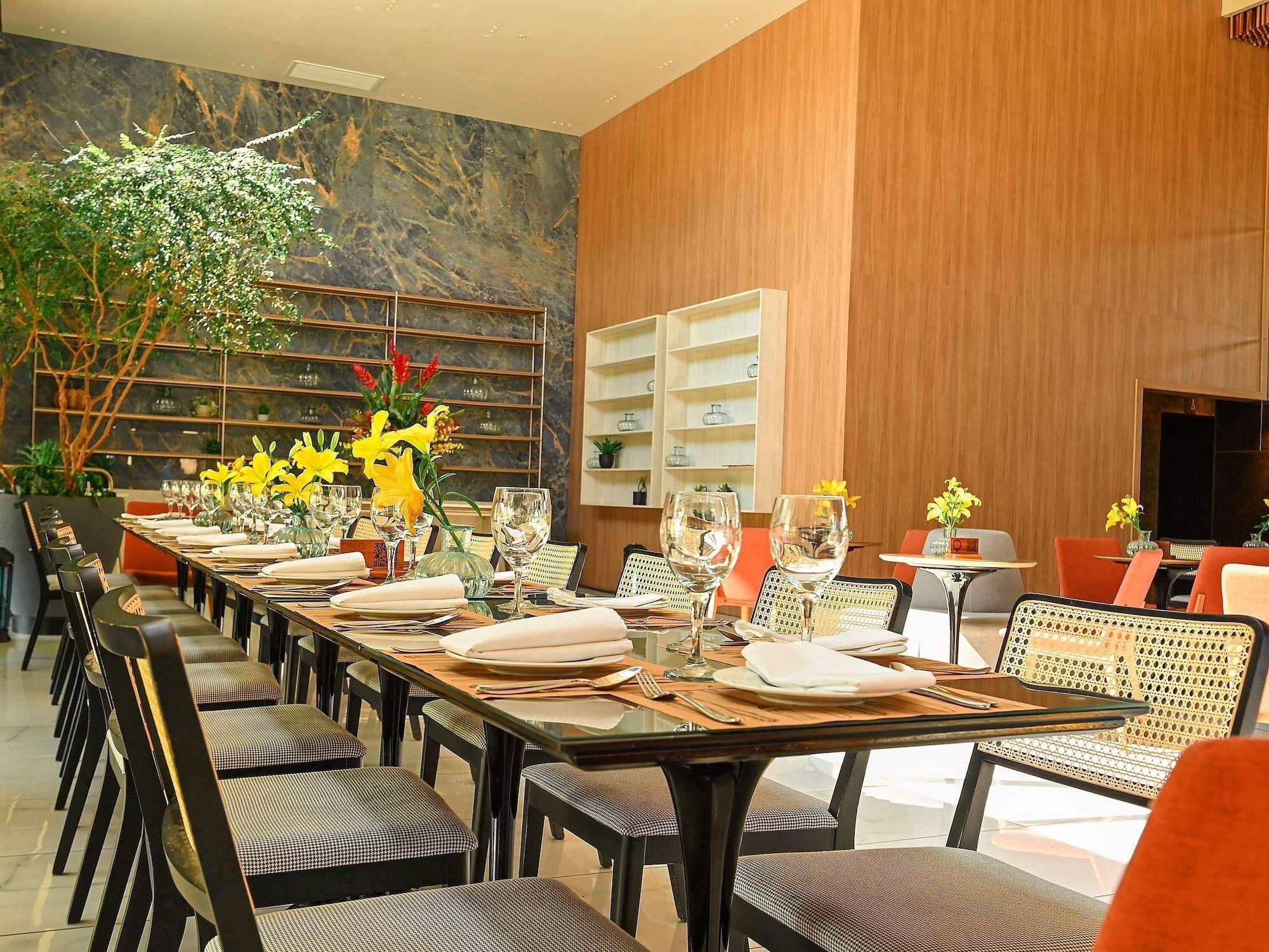 Restaurant Novotel Santa Cruz De La Sierra