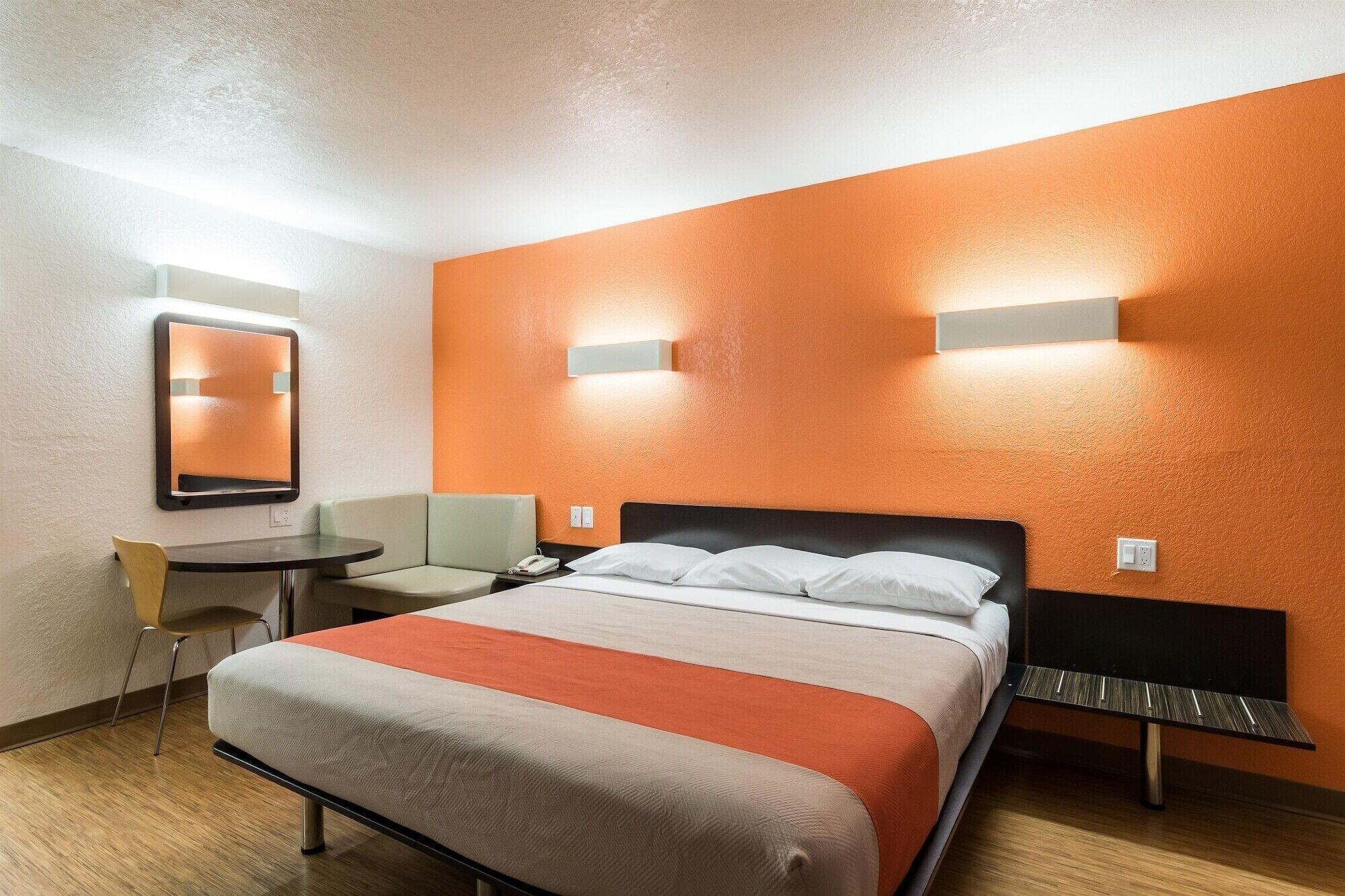 Habitación Motel 6 Uvalde, TX