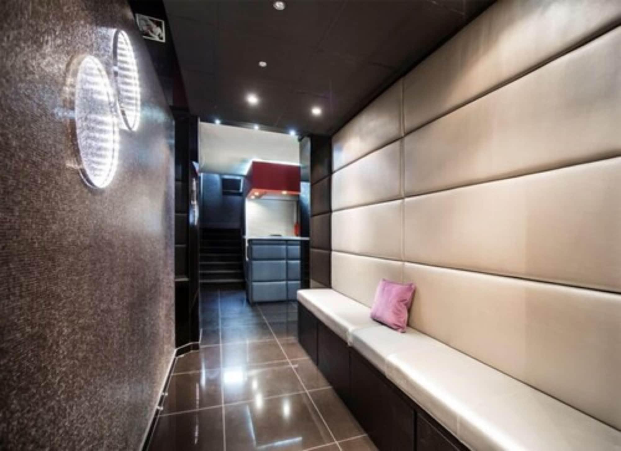 Varios Hotel Schtak