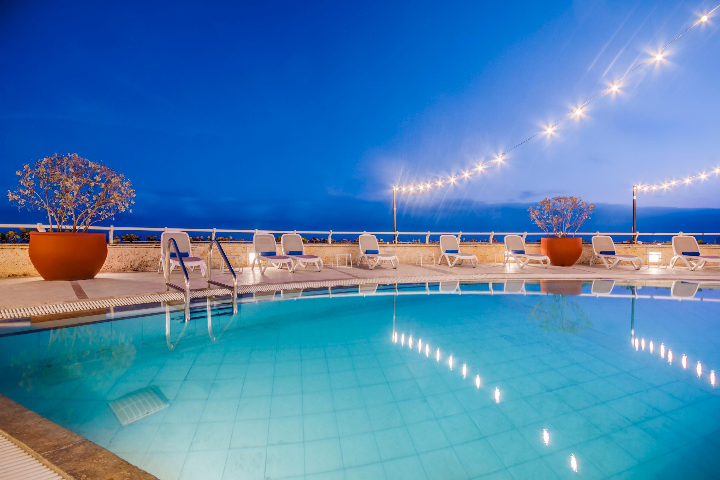 Vista Piscina Hotel Almirante Cartagena - Colombia