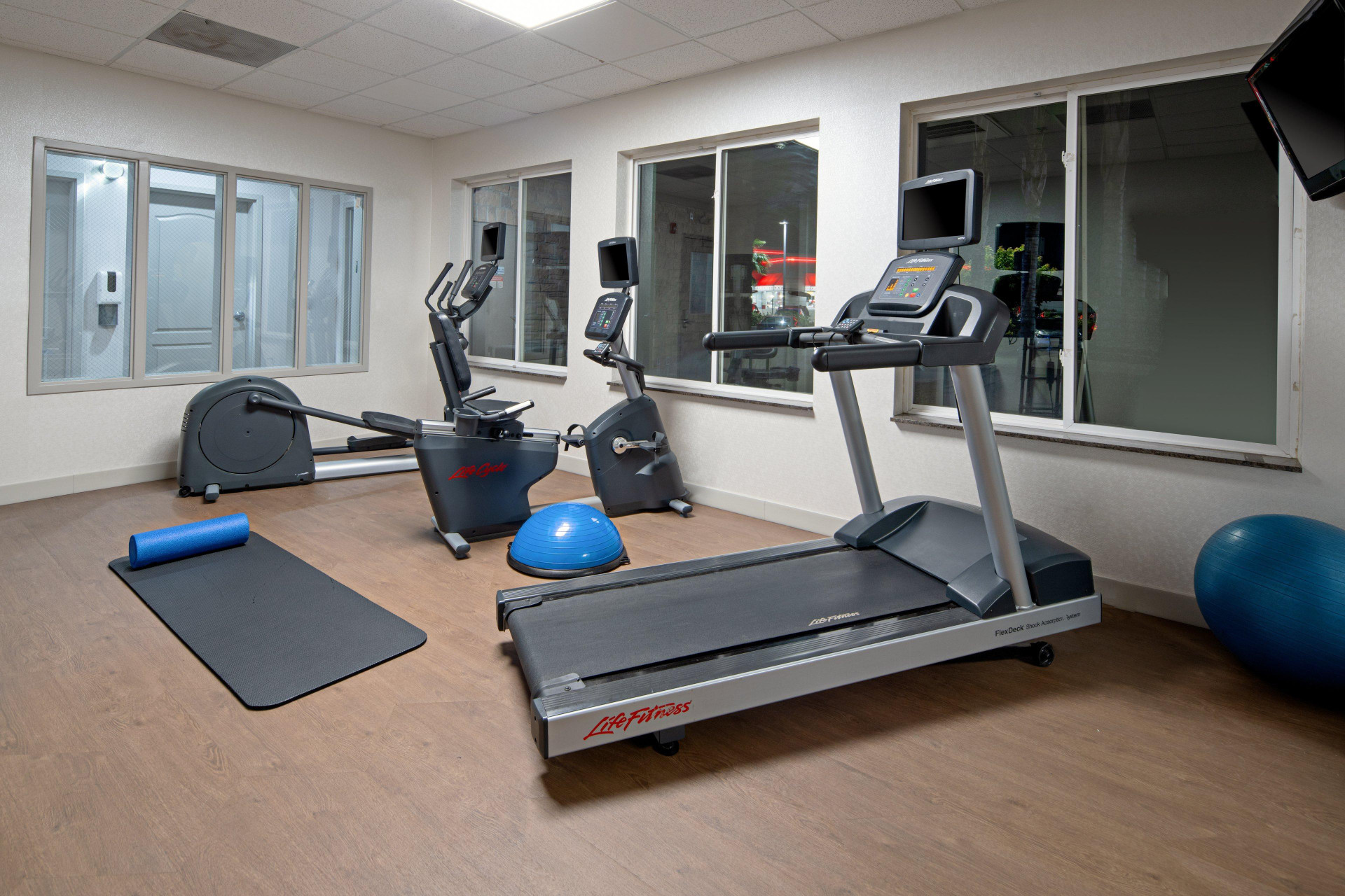 Instalaciones Recreativas Holiday Inn Express Hotel & Suites Fresno South by IHG