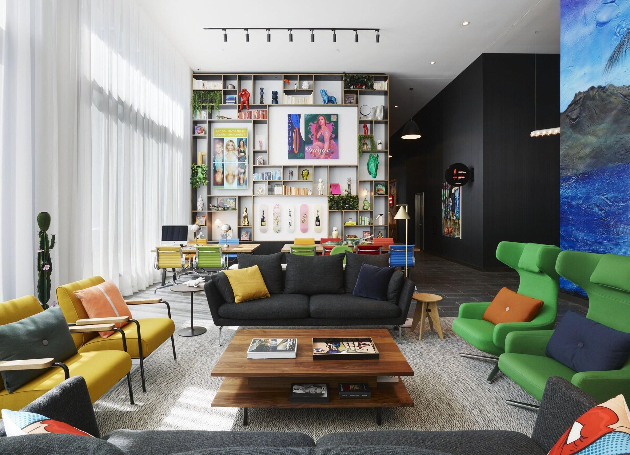 Vista Lobby citizenM Los Angeles Downtown