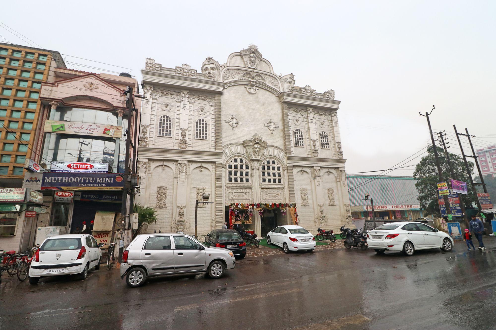 Vista Exterior OYO 10887 Hotel West View