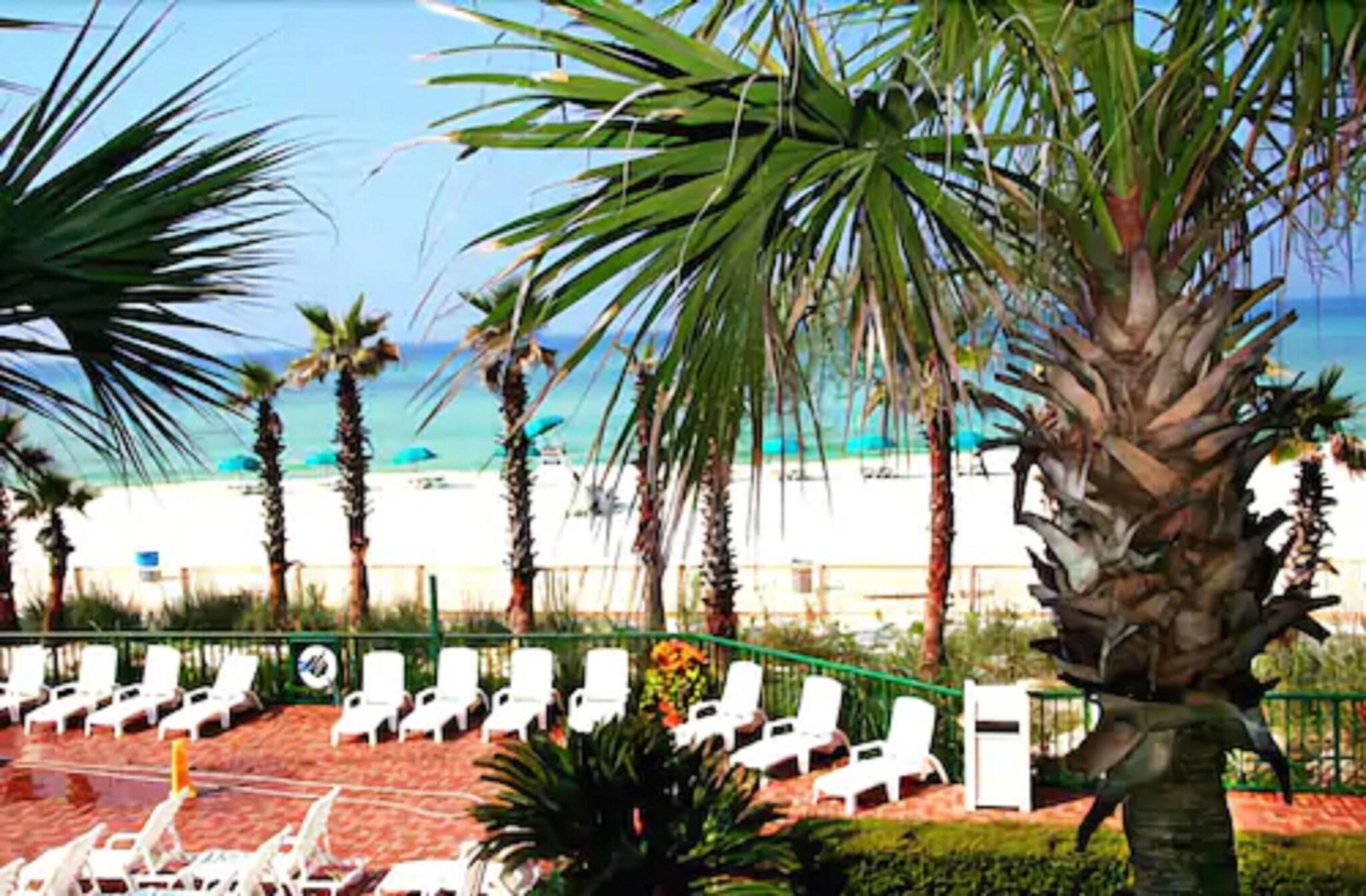 Varios Casa Loma Inn