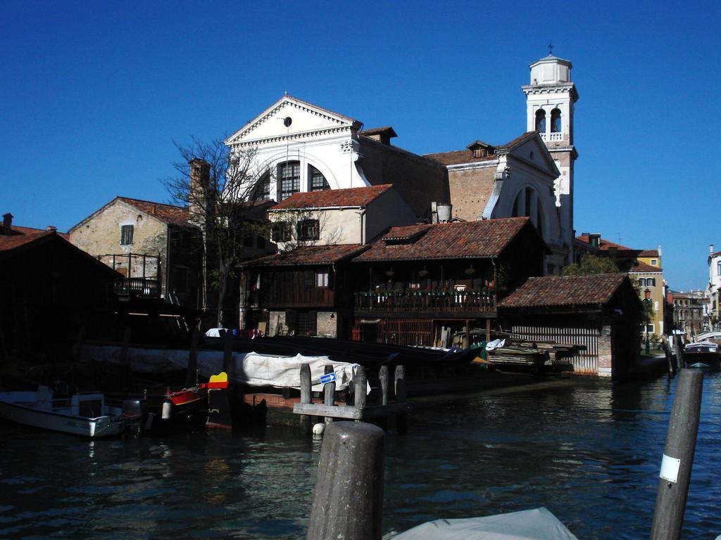 Vista Exterior Locanda Art Deco