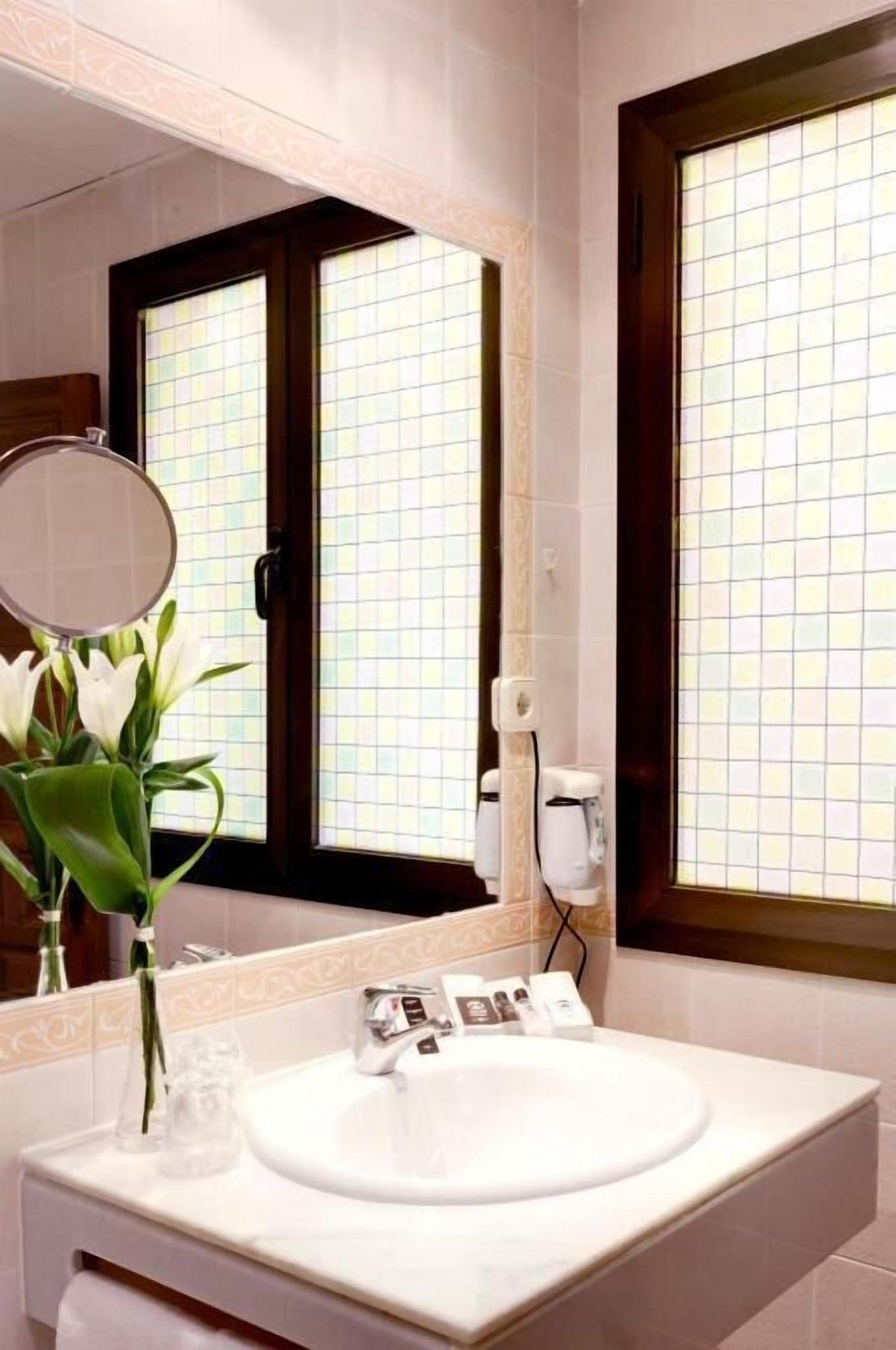 Equipamiento de Habitación Sercotel Toledo Imperial