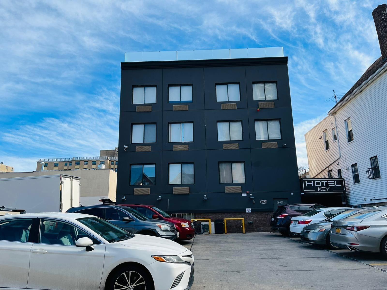 Vista Exterior Hotel Key LaGuardia Airport