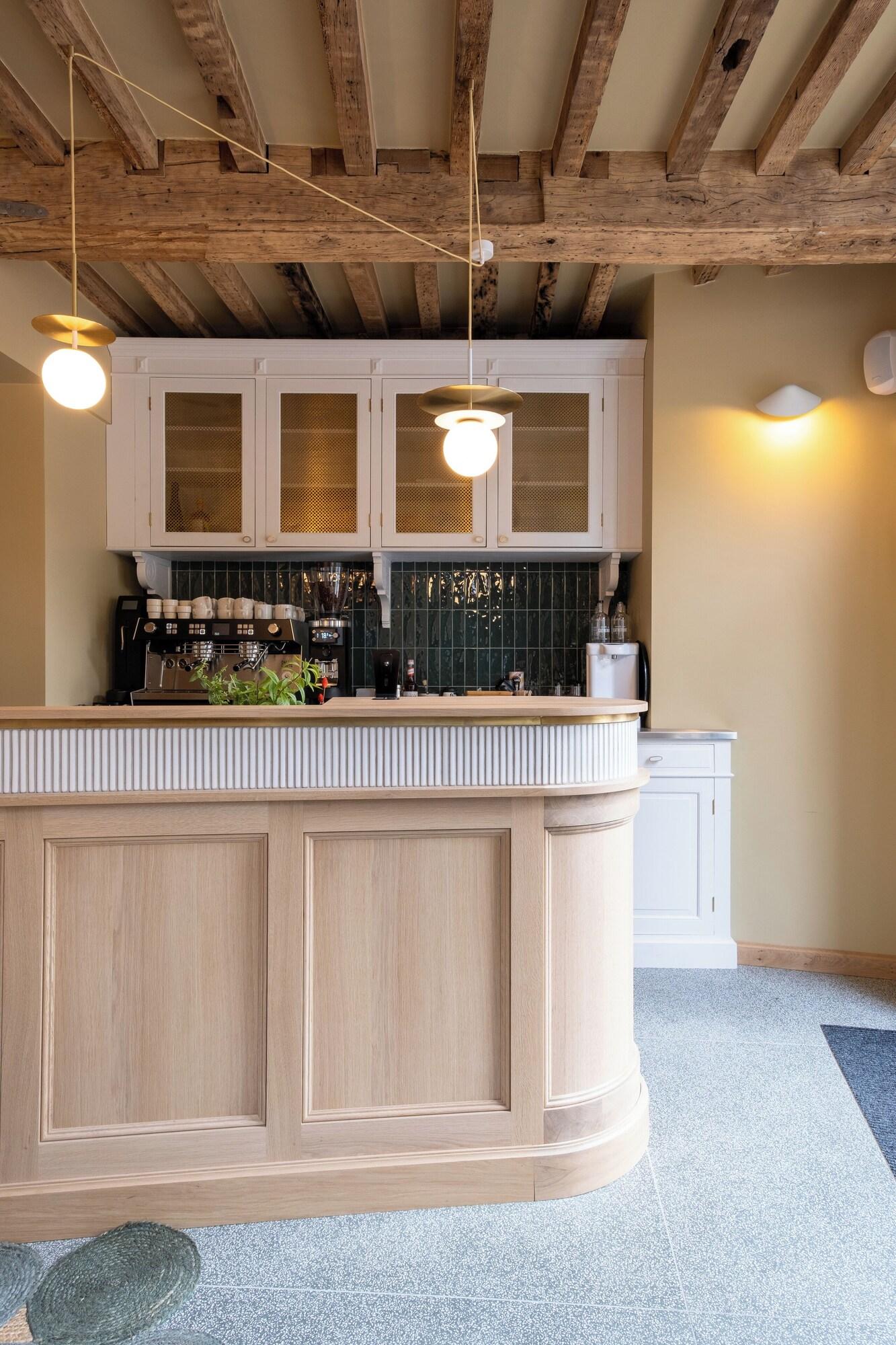 Bar/Salón Made in Catherine