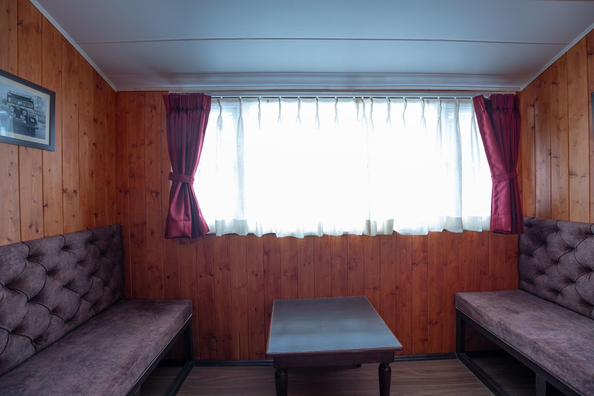 Vista Lobby Poshtel Meghma