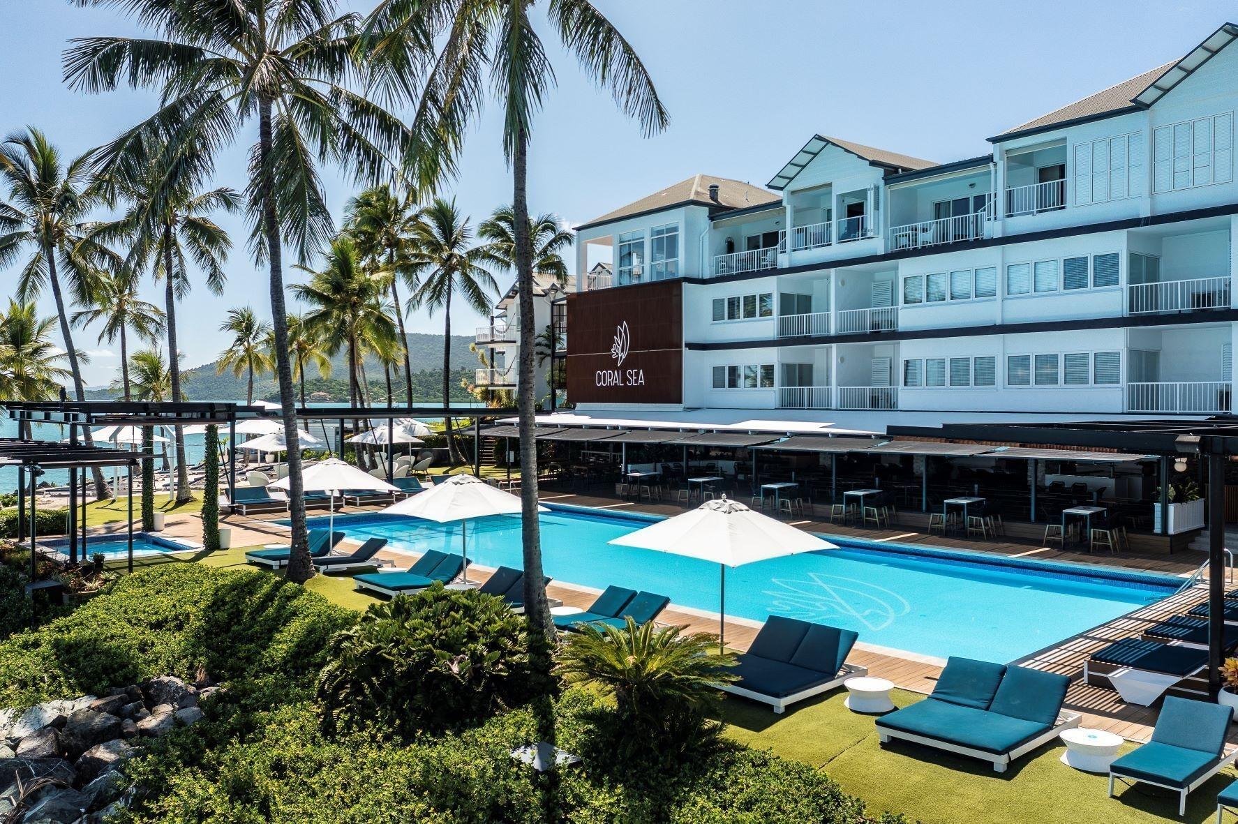 Vista Exterior Coral Sea Resort