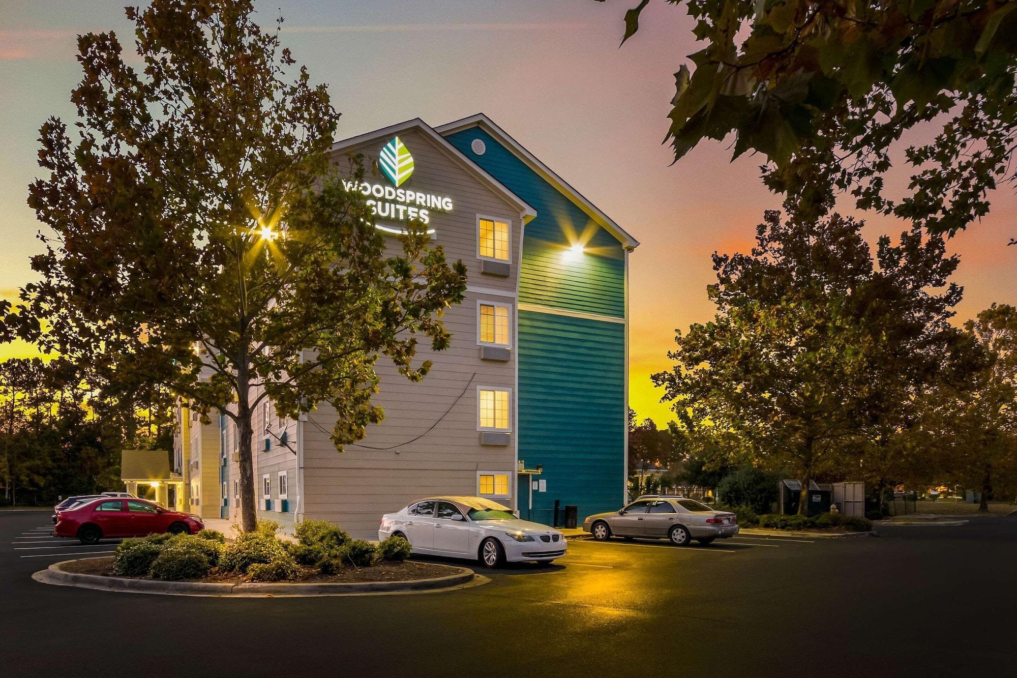 Vista Exterior WoodSpring Suites North Charleston Airport I-526