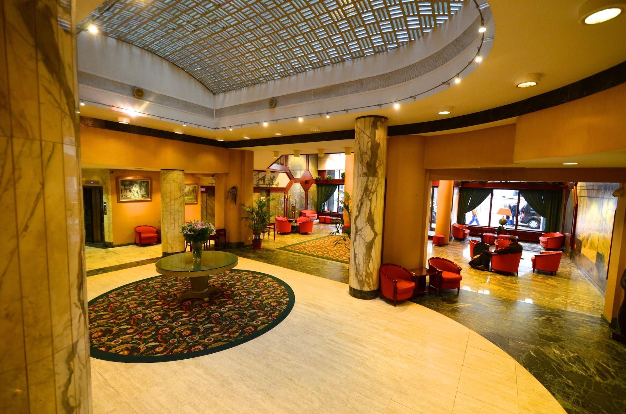 Vista Lobby Bedford Hotel & Congress Centre