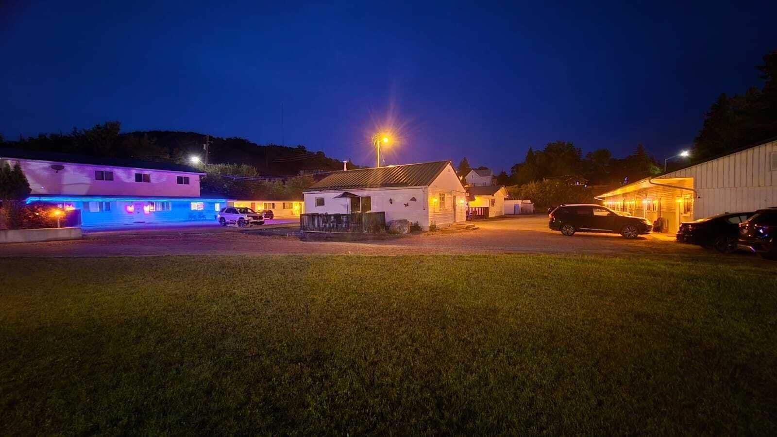 Varios Gateway Motel