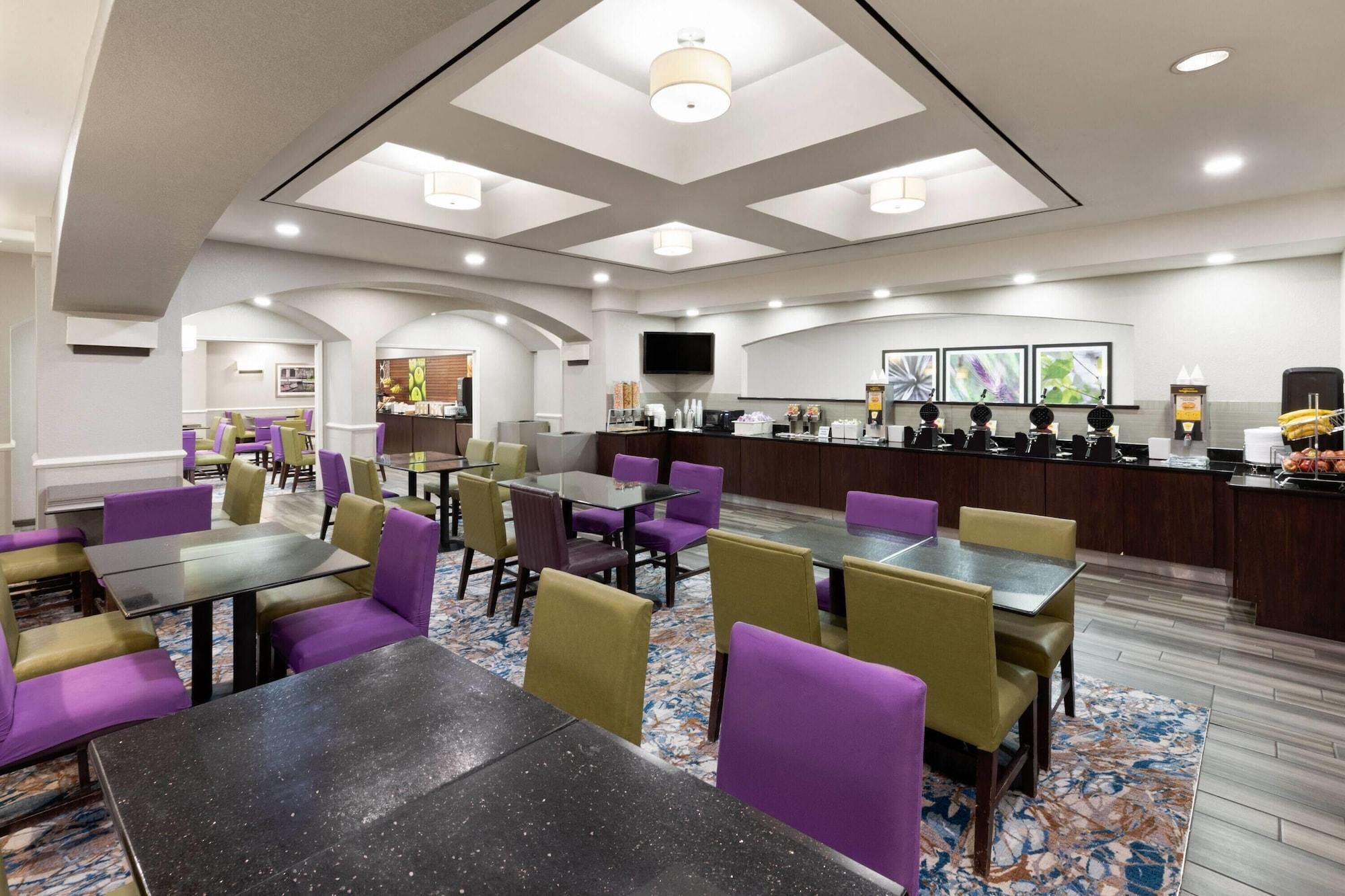 Restaurant La Quinta Inn & Suites by Wyndham San Antonio Airport