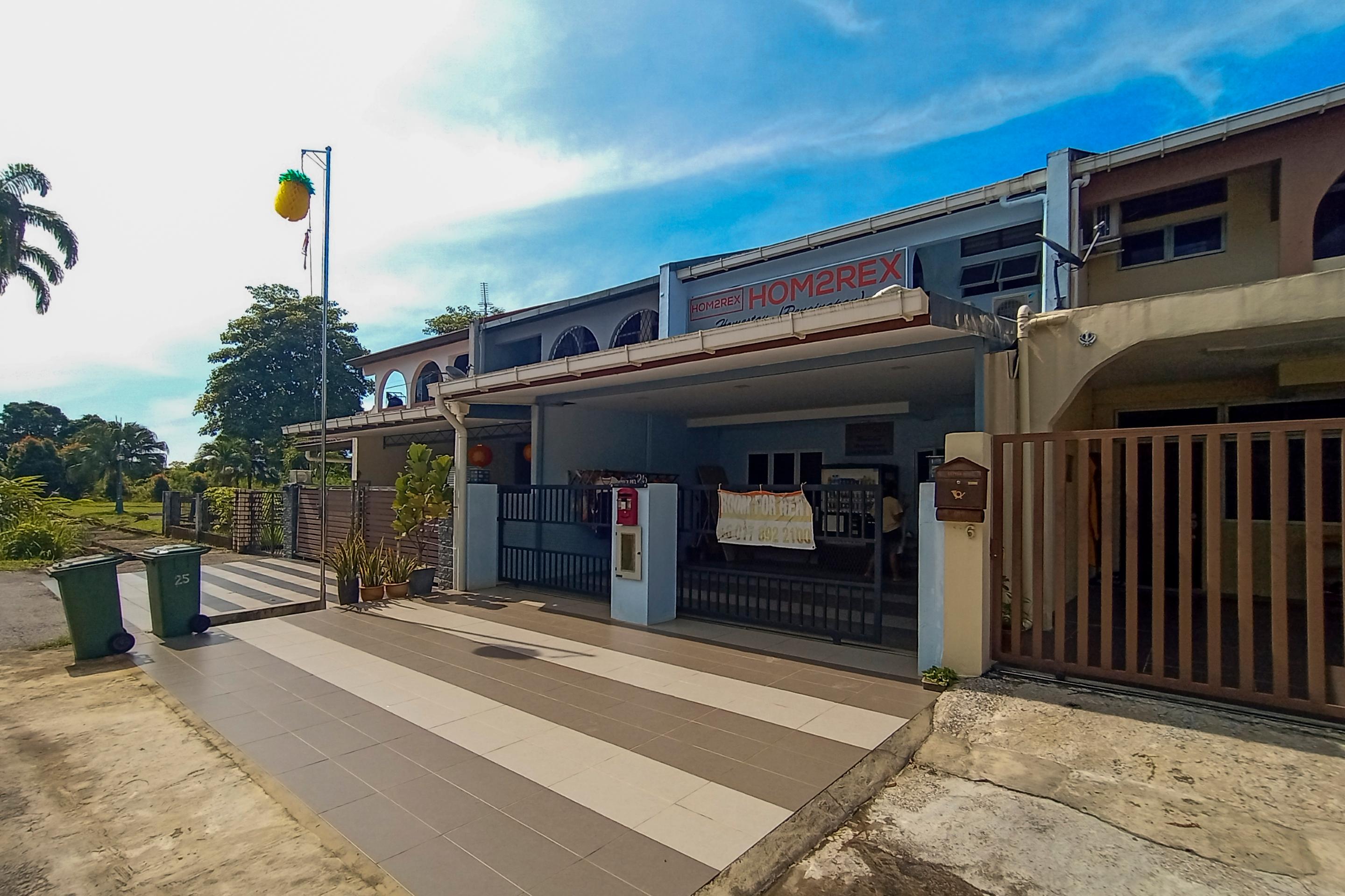 Vista Exterior OYO HOME 90261 Hom2rex Kuching Homestay