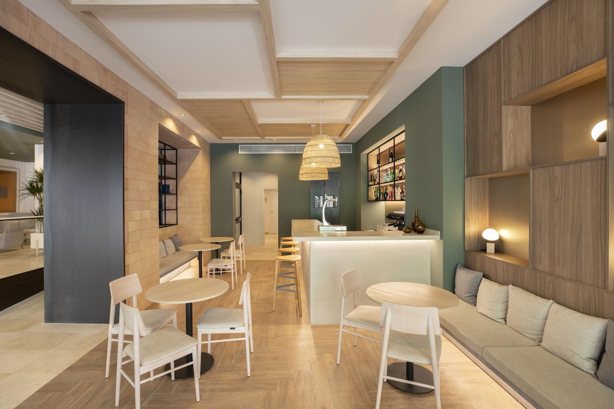 Bar/Salón Grupotel Gravina