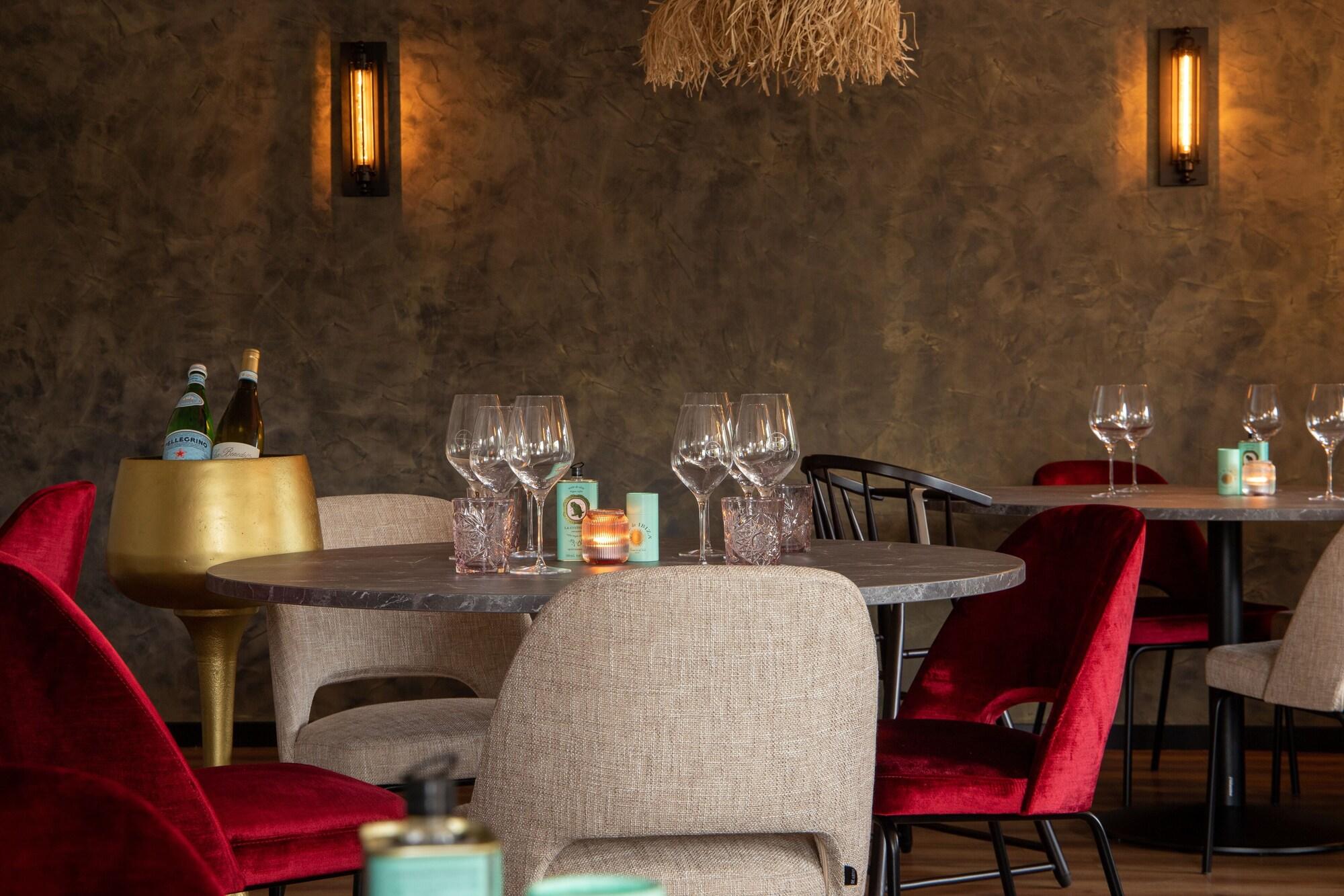 Restaurant Boutique Hotel Four