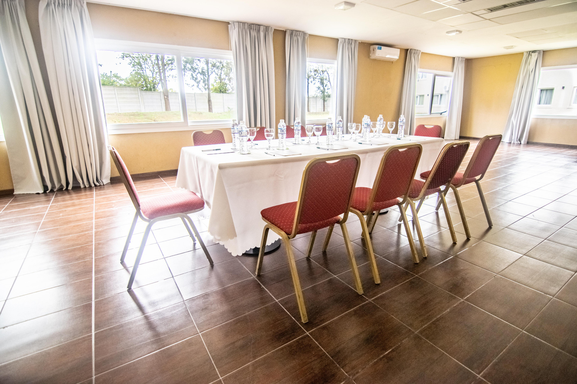 Centro de Negocios Wyndham Garden Campana