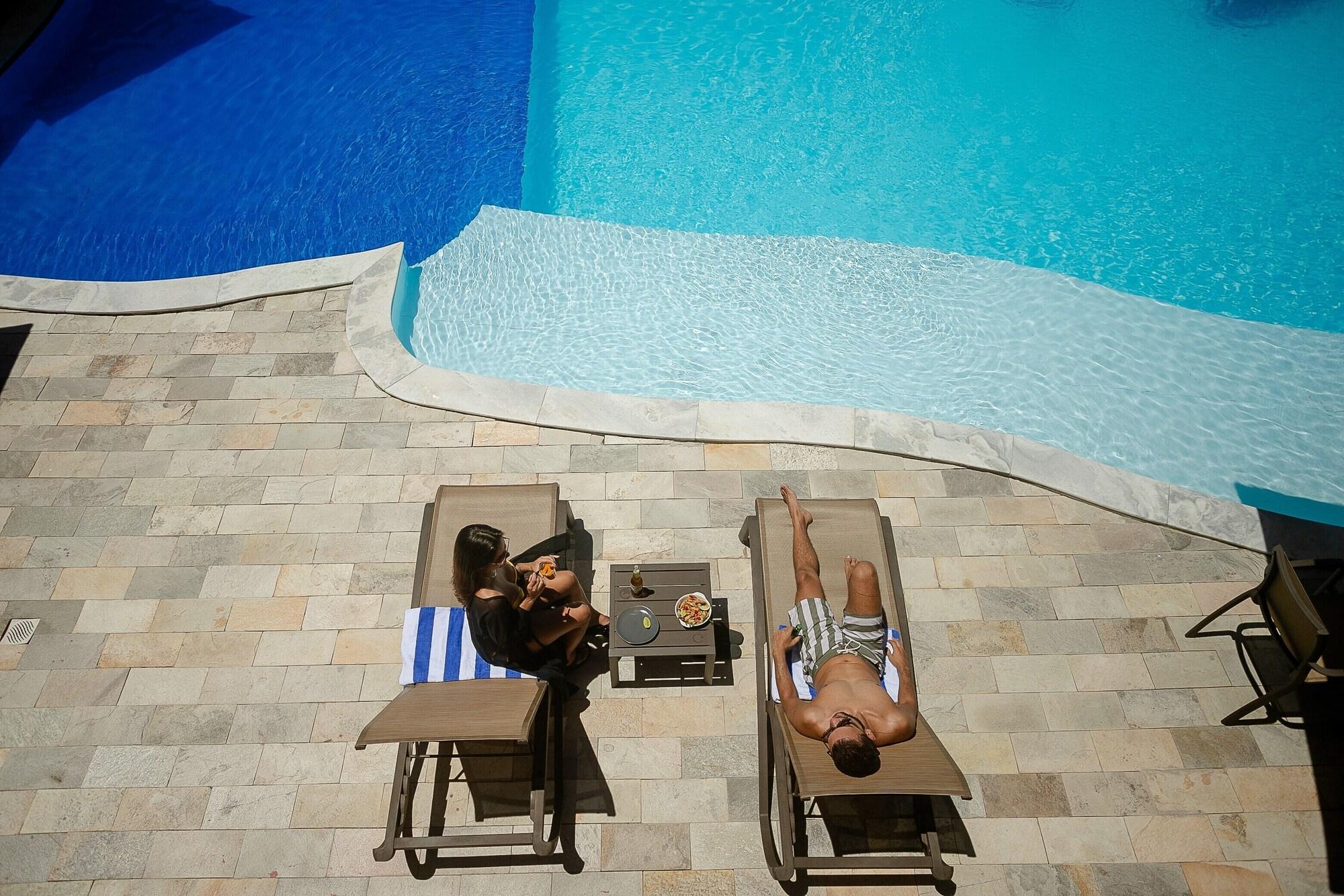 Vista Piscina Un Paso Del Mar