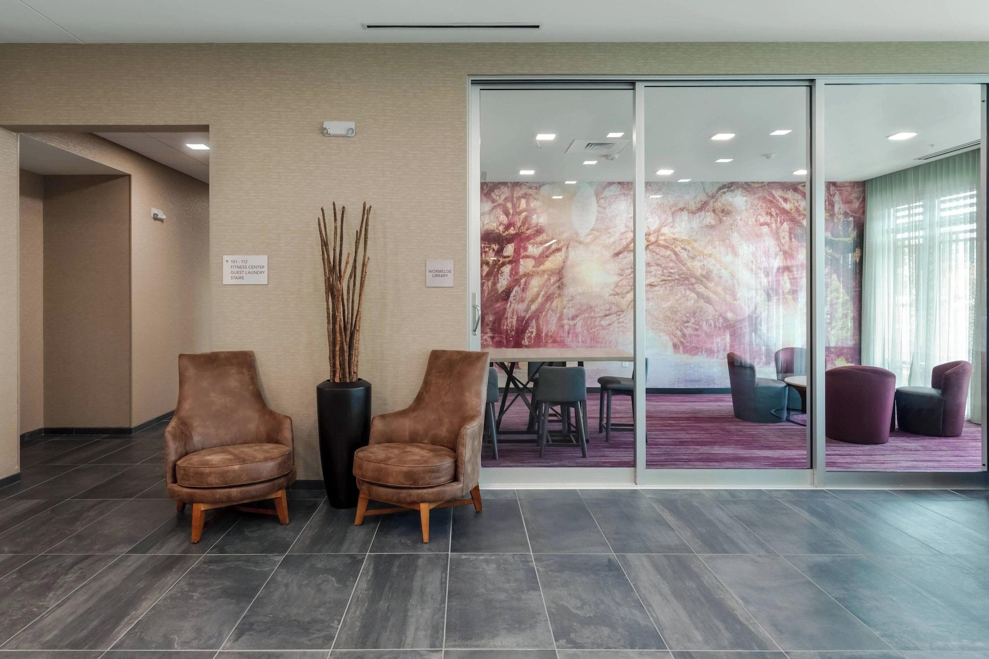 Vista Lobby Courtyard by Marriott Savannah Airport