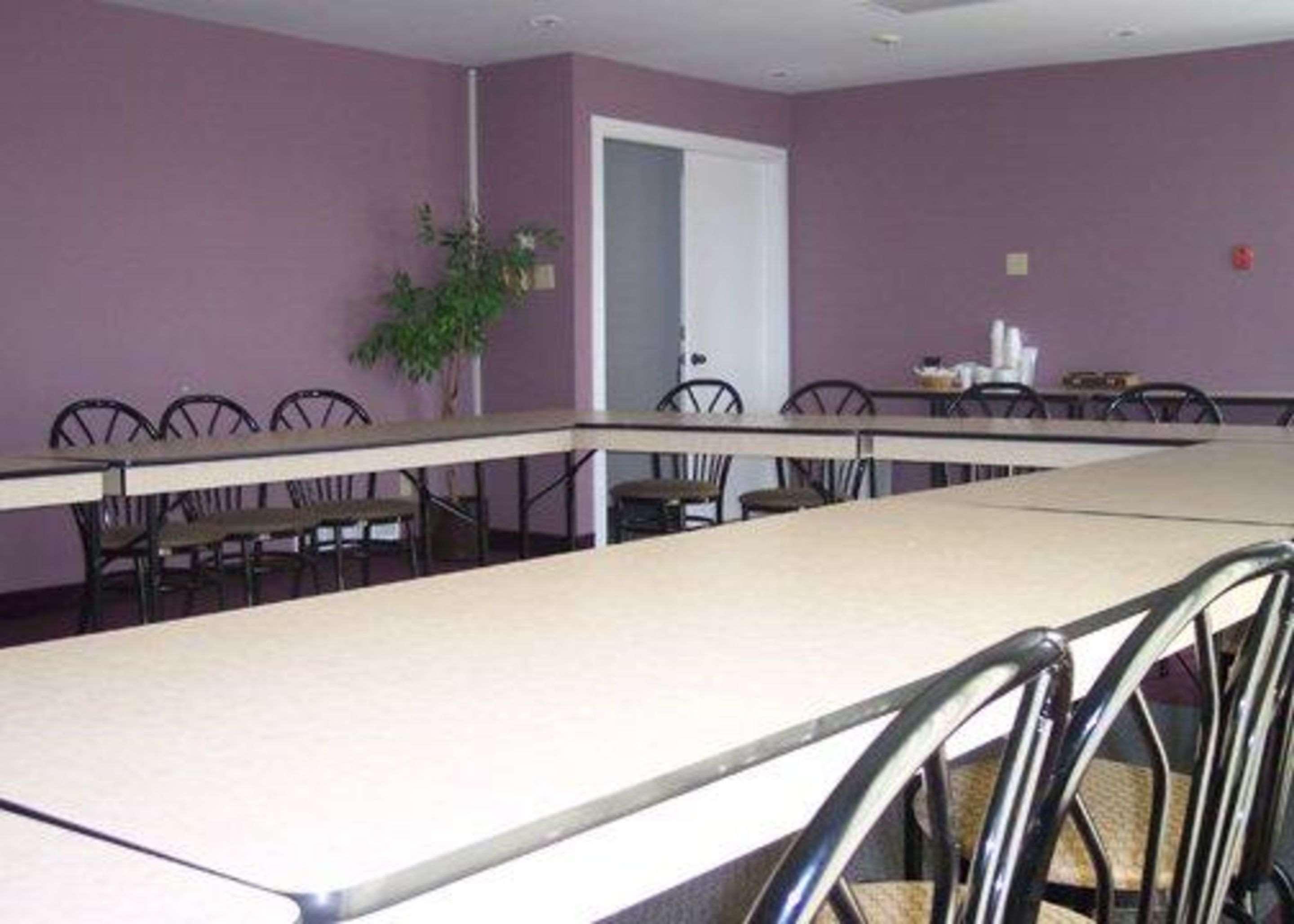 Centro de Negocios Quality Inn New Liskeard