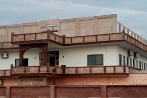 Alojamiento - VRINDAVAN GARDEN & HOTEL