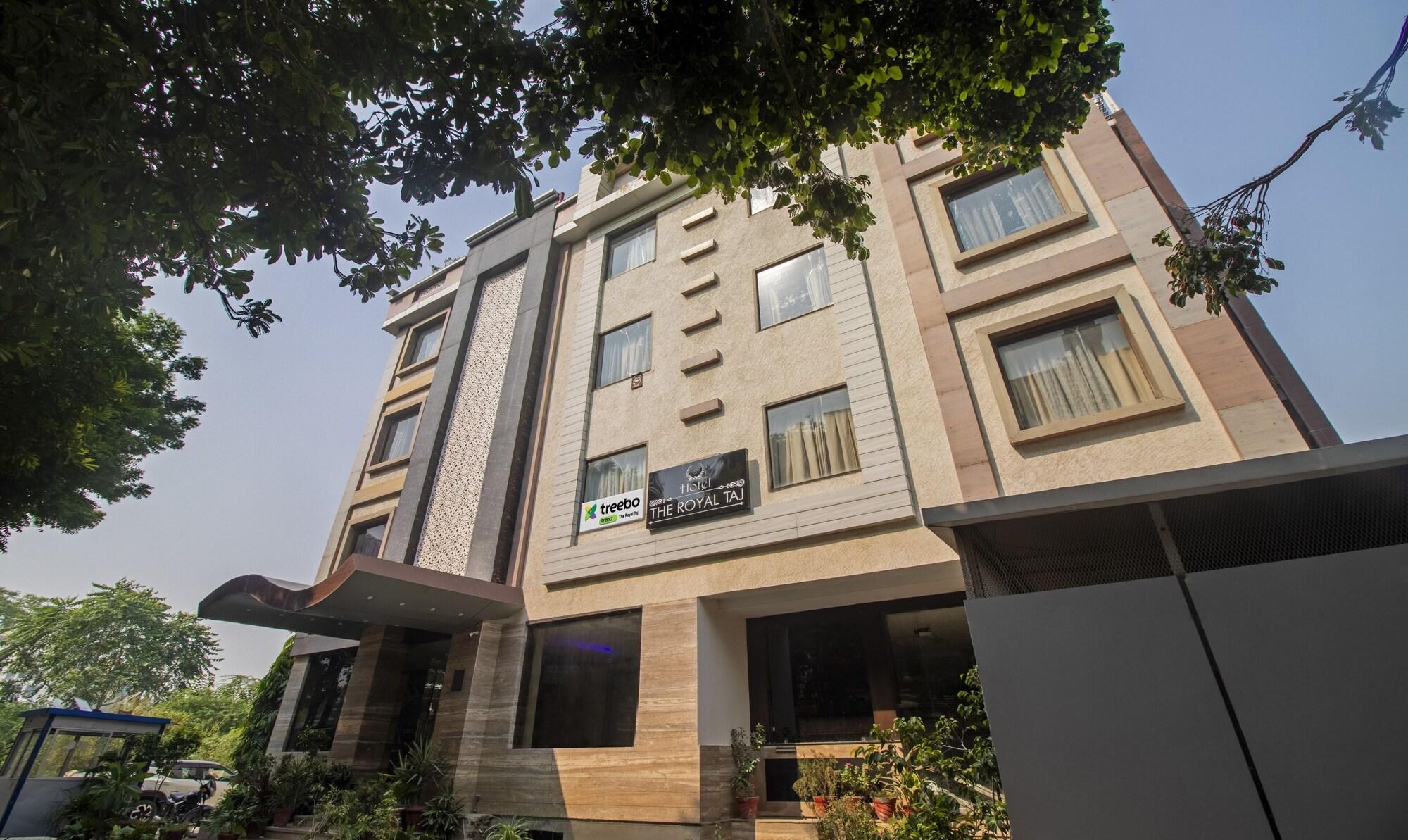 Vista Exterior Treebo The Royal Taj