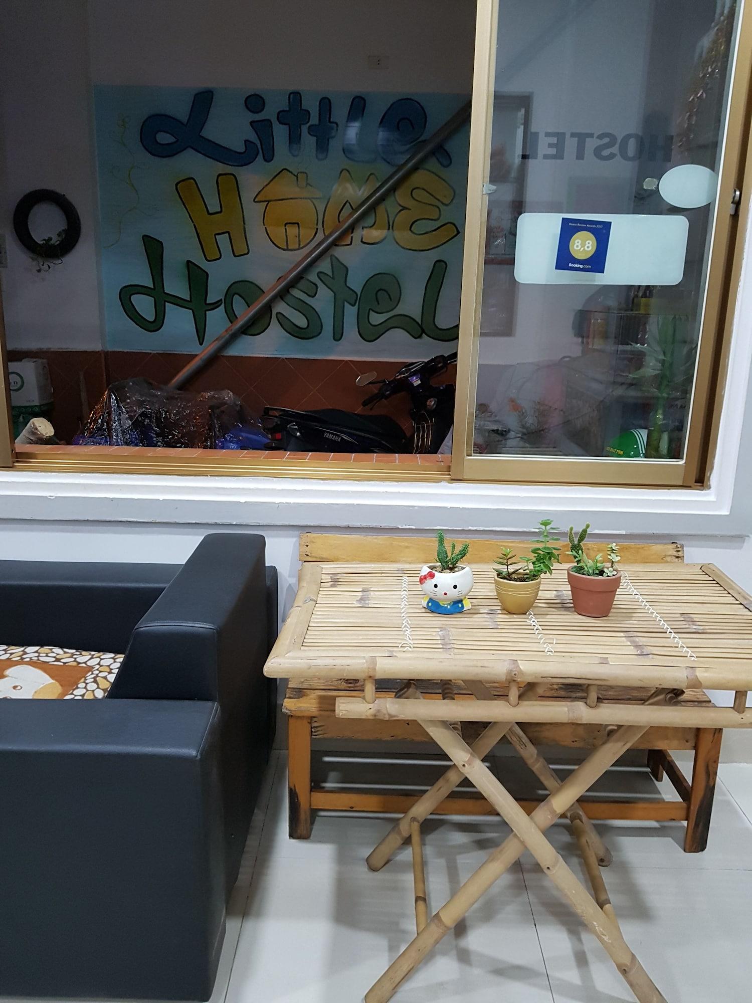 Restaurant Little Home Hostel Nha Trang