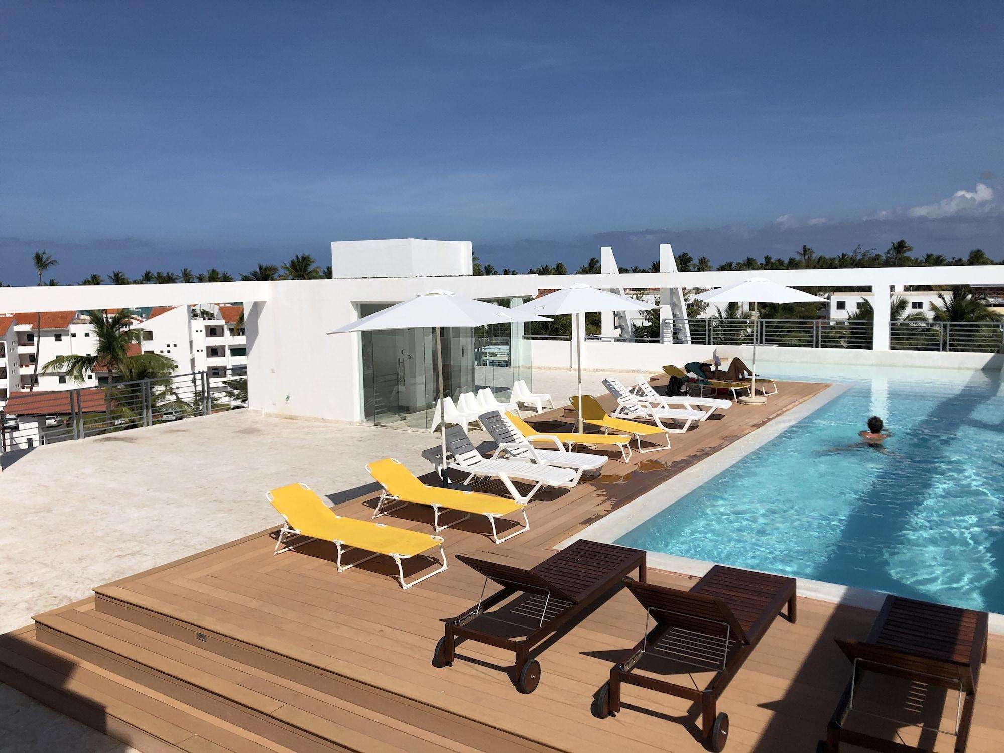 Vista Piscina Truecost RoofTop Pool