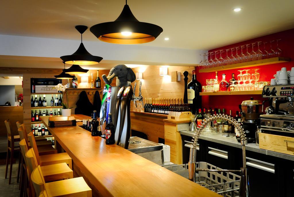 Bar/Salón Chalet Hôtel Régina