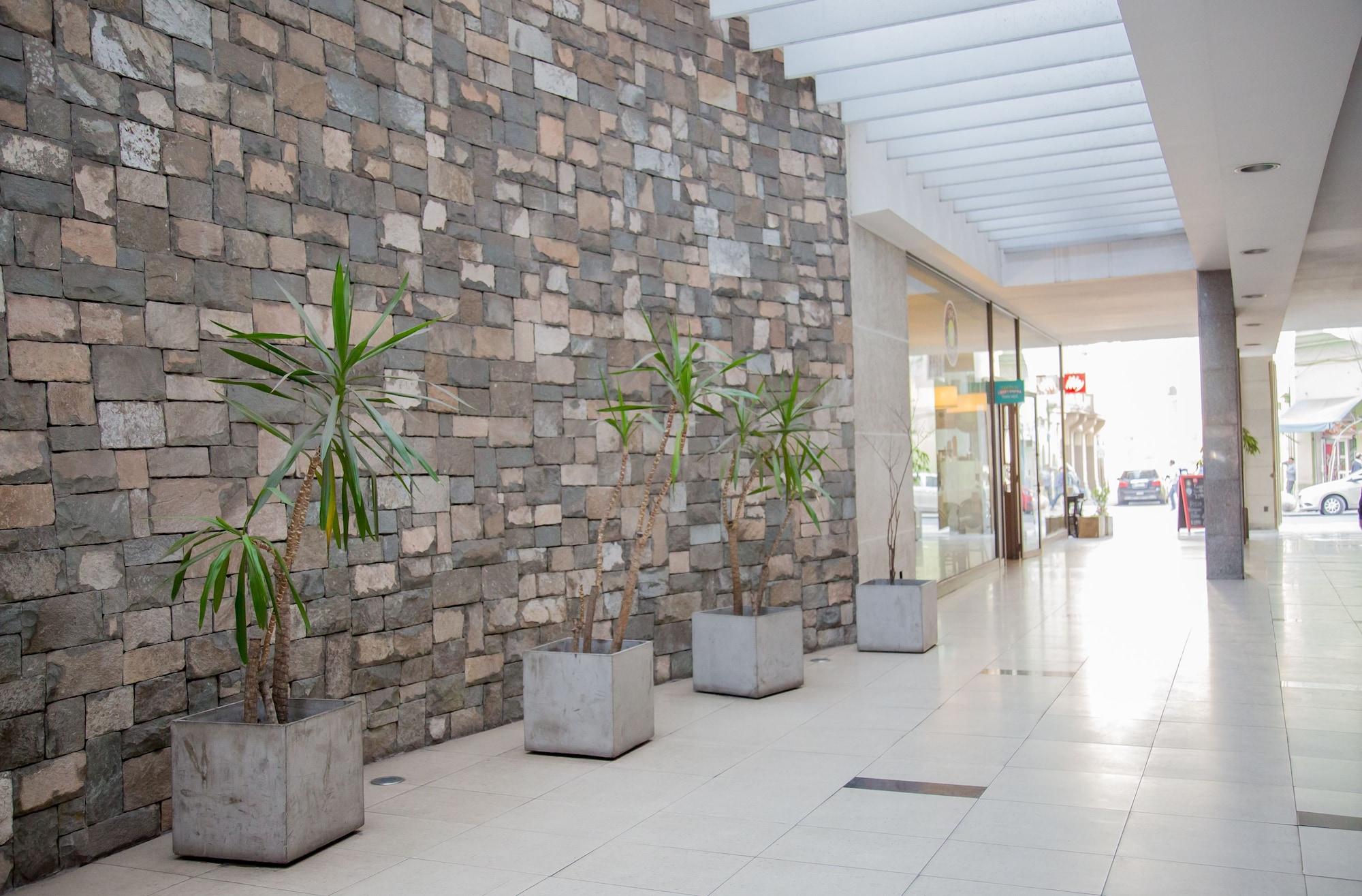 Vista Exterior Boulevard Bellas Artes