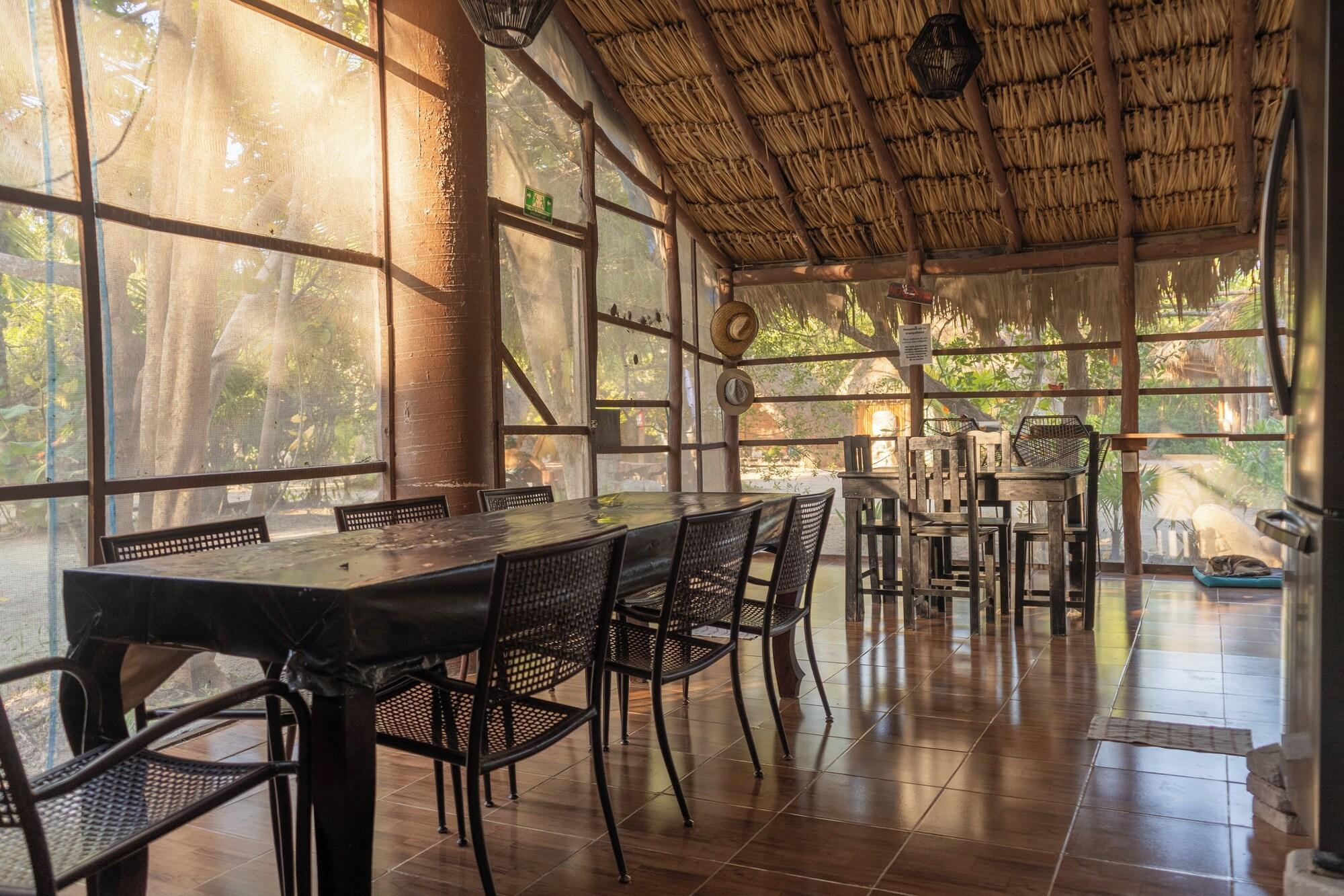 Restaurant La Aldea Cabañas y Glamping