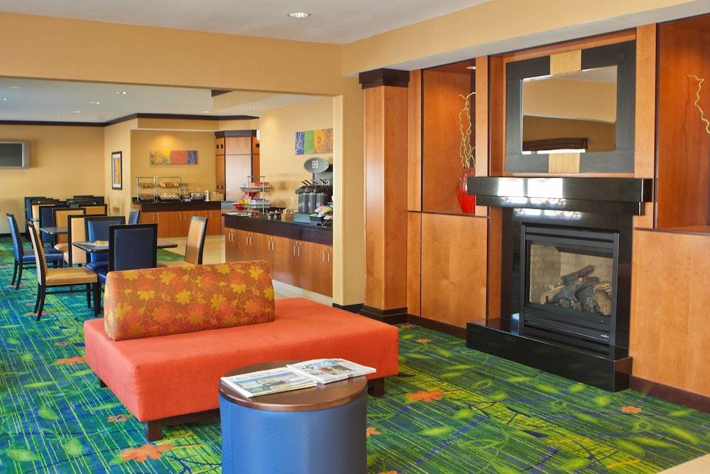 Vista Lobby Fairfield Inn & Suites Joliet North/Plainfield