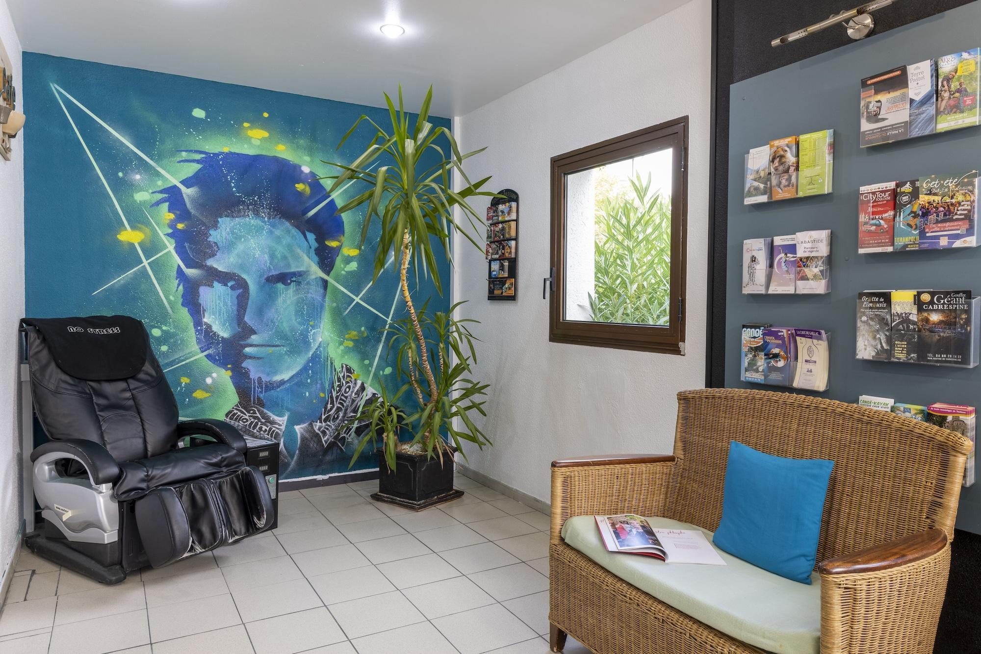 Vista Lobby The Originals Access Hotel Innostar Toulouse Sud