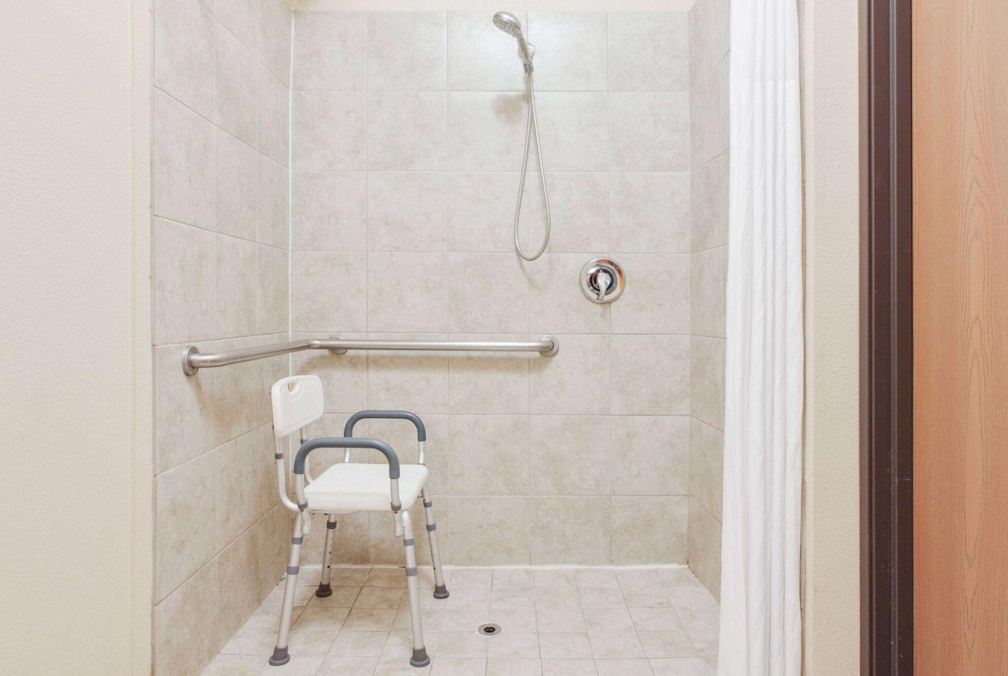 Equipamiento de Habitación Days Inn by Wyndham Mesquite Rodeo TX