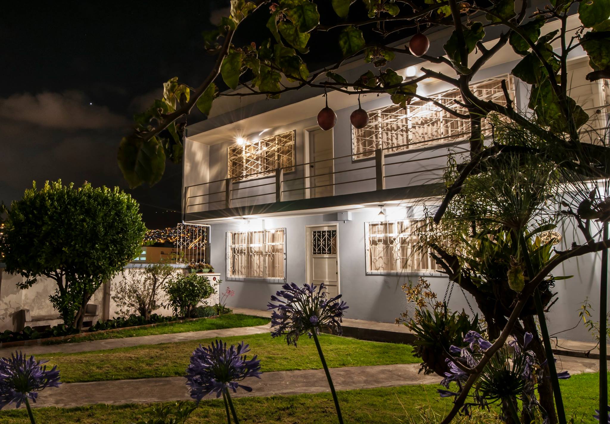 Varios La Casa de Quiroz